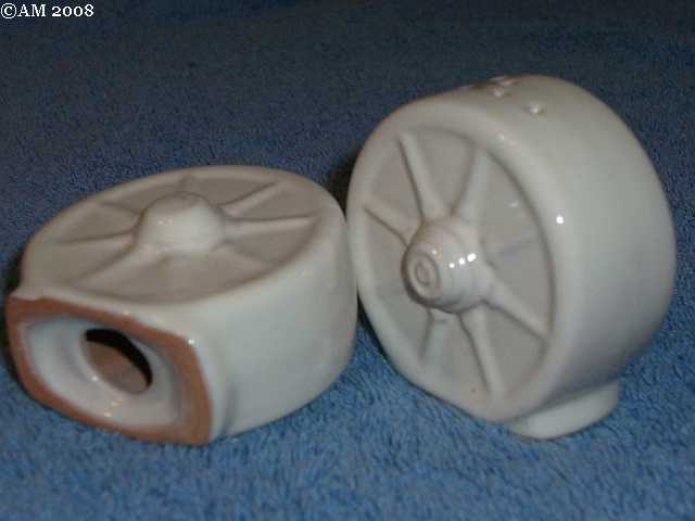 Wagonwheel Millennium shakers glazed bone white